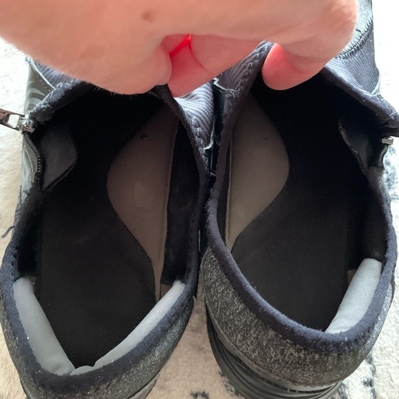 BZEES woman’s black / grey  shoes size 9.5 - Picture 11 of 14